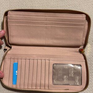 Michael Kors Wristlet- Light Pink